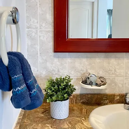 Cozy And Sunny Over The Rooftops プエルト・デル・カルメン