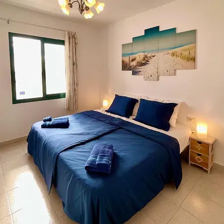 Cozy And Sunny Over The Rooftops * プエルト・デル・カルメン