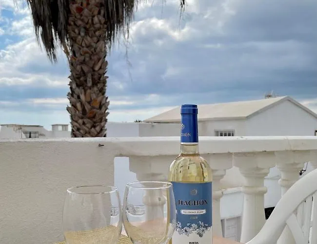 Apartament Cozy And Sunny Over The Rooftops Puerto del Carmen (Lanzarote)