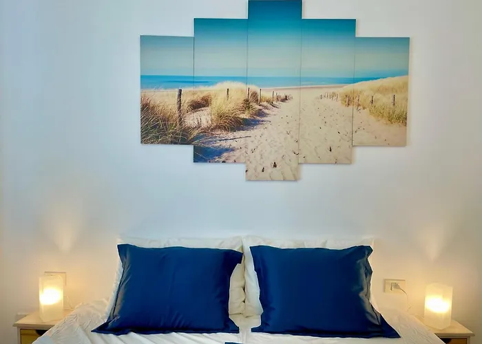 Cozy And Sunny Over The Rooftops Apartament Puerto del Carmen (Lanzarote)